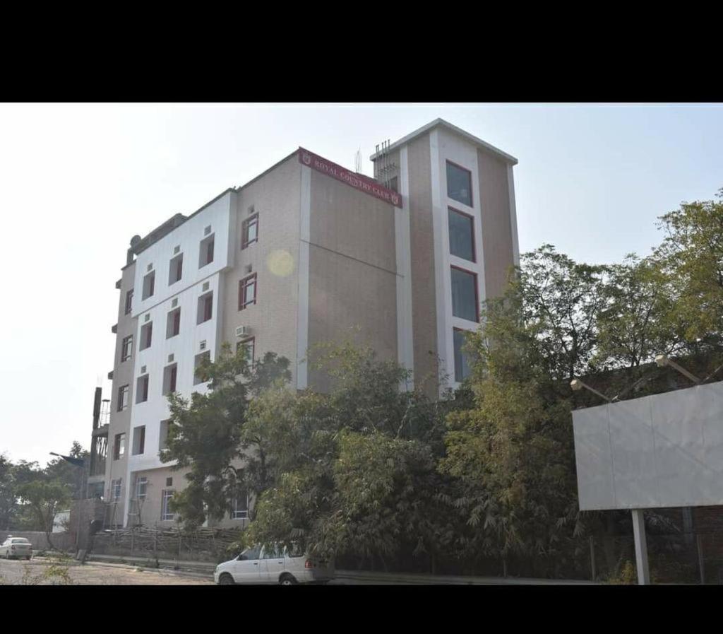 Hotel Royal Country Club Varanasi Exterior foto