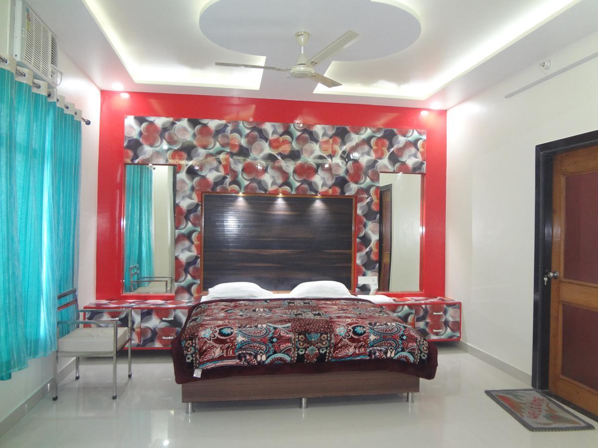 Hotel Royal Country Club Varanasi Exterior foto